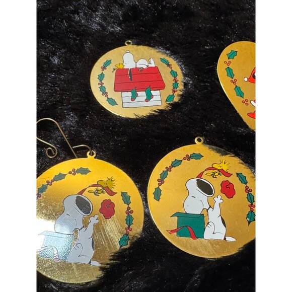 Vintage PEANUTS Christmas Ornament Brass1950 to 1965 Round Heart Shape - Picture 5 of 14